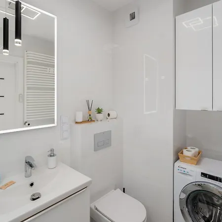 Ciesielskiego Cozy By Bookinghost Διαμέρισμα