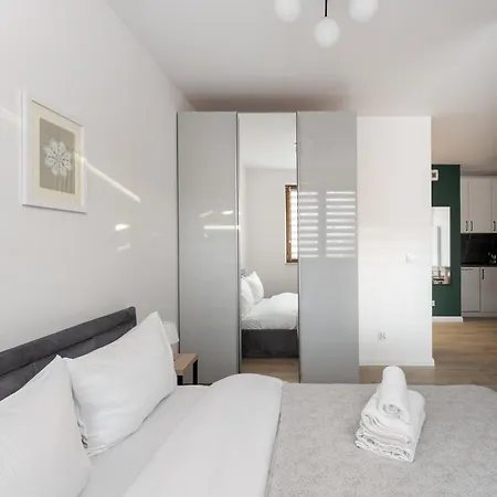 Ciesielskiego Cozy By Bookinghost شقة كراكوفيا